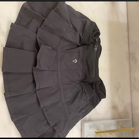 Black Ivivva skort size 12 (girls) - Picture 2 of 3